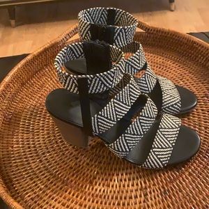 Open Toe Ankle Zip Slingback Size 8 Tan Black